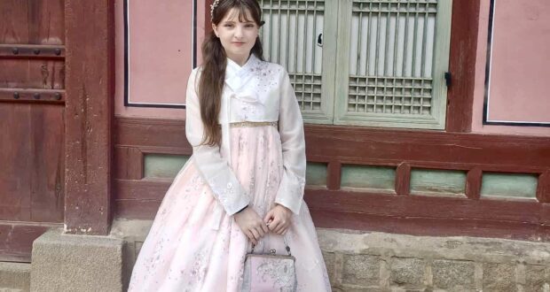 Gabi Rosek – wolontariuszka Fundacji Inwestycje w Rozwój Kapitału Ludzkiego, pasjonatka kultury koreańskiej (한국 문화)